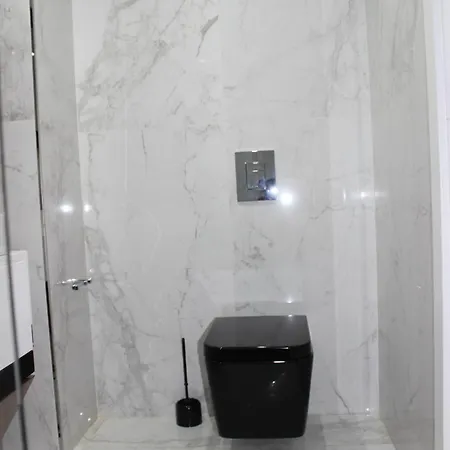アパートホテル Loft Prestige - Centro 3*